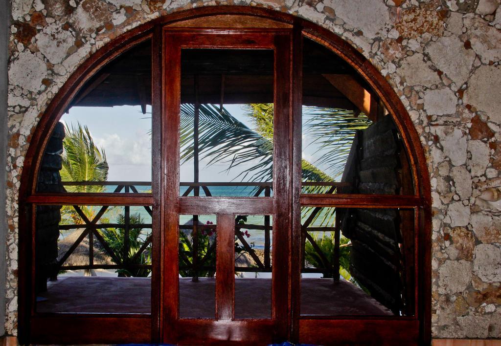 The Beach B&B Uroa Buitenkant foto